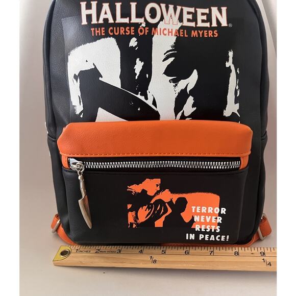 Halloween The Curse of Michael Myers Mini Backpack Horror Bioworld Black Orange main image 15